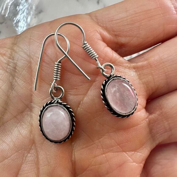 Rose Quartz necklace and earring set - Picture 11 of 11